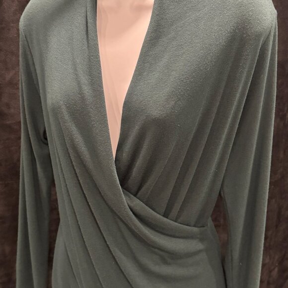 Banana Republic green wrap top, size PL - Picture 2 of 8